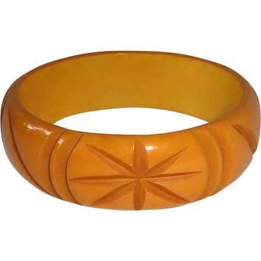 Butterscotch Bakelite Carved Stars Bangle Bracelet - image 1