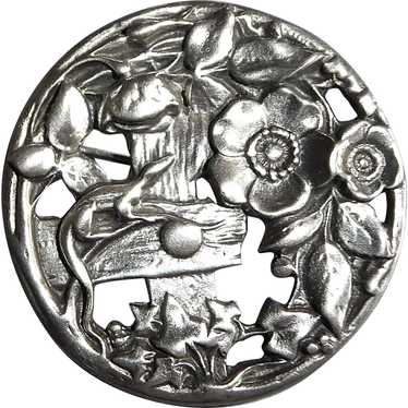 Sterling Pin Detailed Floral Garden Design w Geck… - image 1