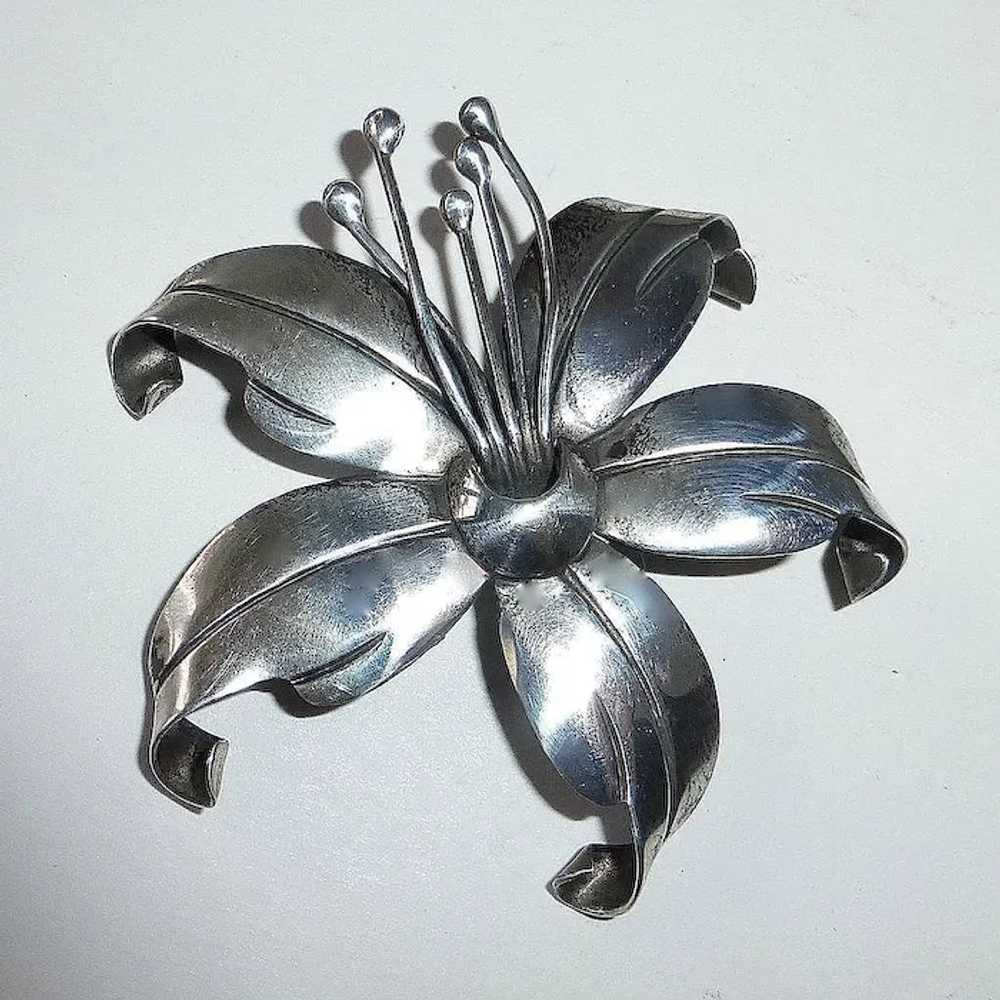 Maricela Mexican Sterling Sculptural Lily Pin - image 2