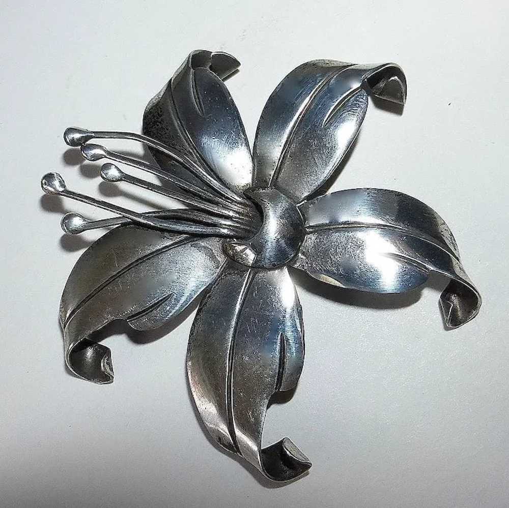 Maricela Mexican Sterling Sculptural Lily Pin - image 3