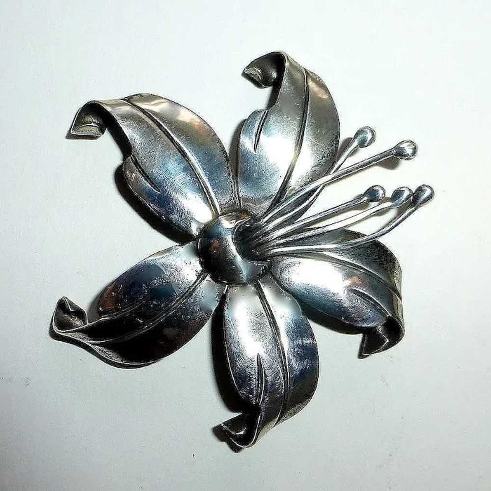 Maricela Mexican Sterling Sculptural Lily Pin - image 5