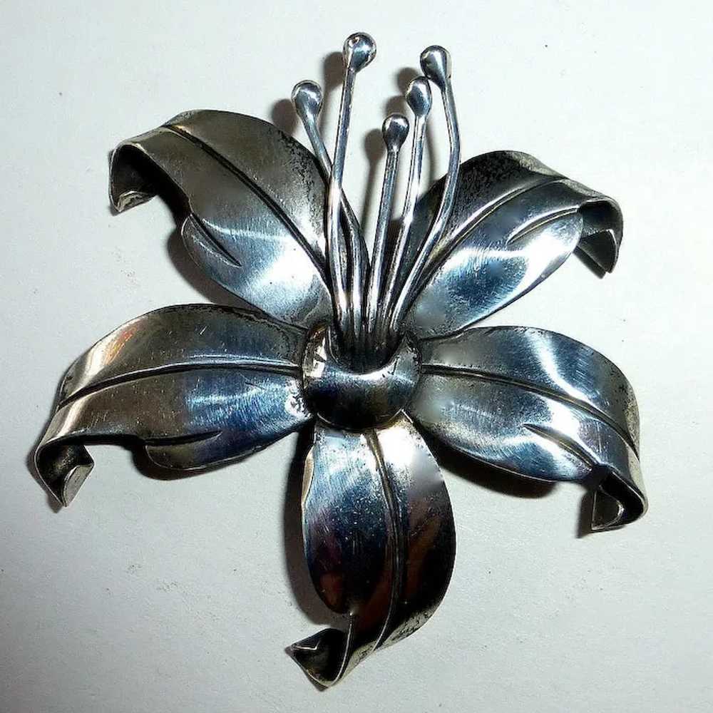 Maricela Mexican Sterling Sculptural Lily Pin - image 9