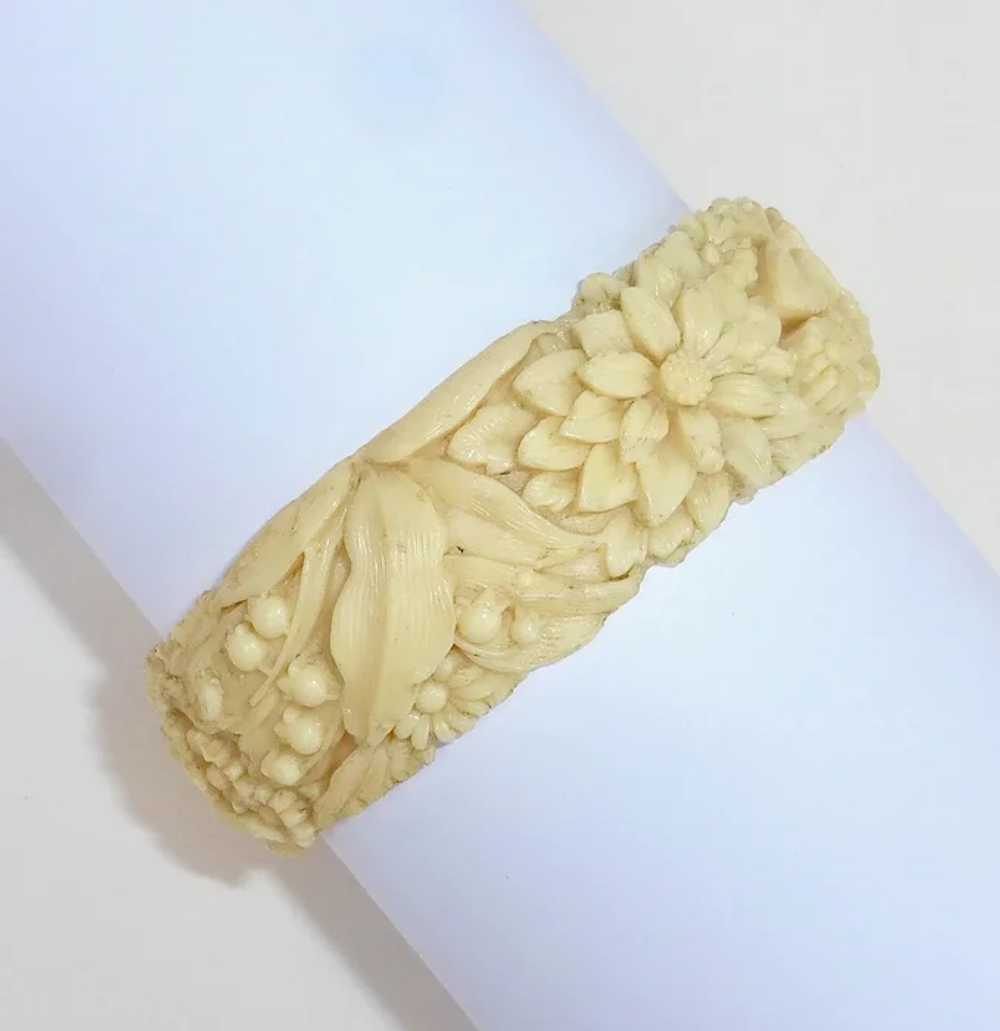 Art Deco Molded Celluloid Floral Bangle Bracelet - image 5