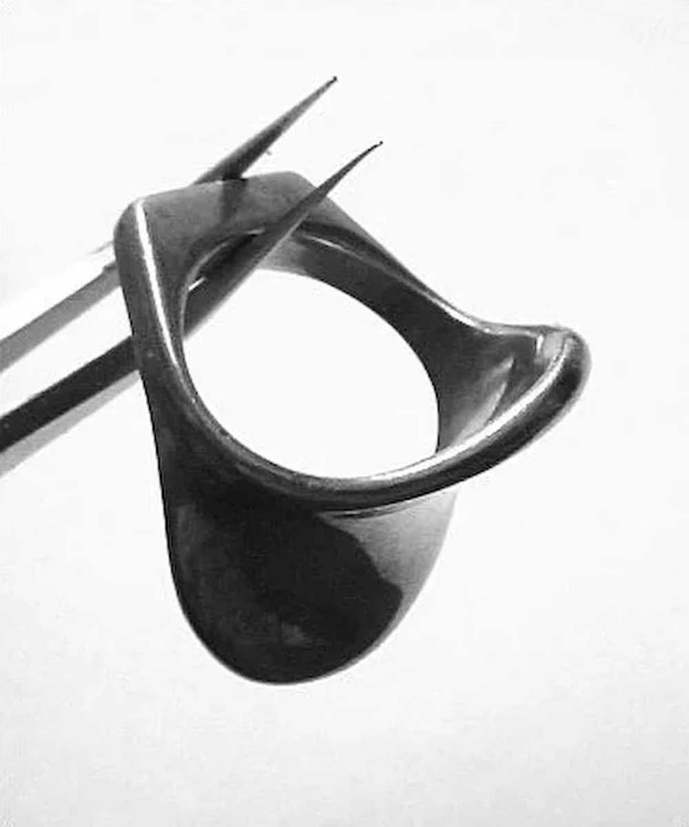 Modernist Sterling Silver Artist Signed Ring - image 3
