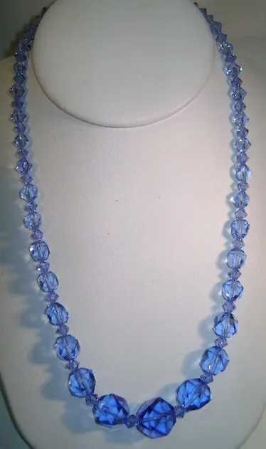 VINTAGE 18 inch Necklace of Pretty Graduated  Blue