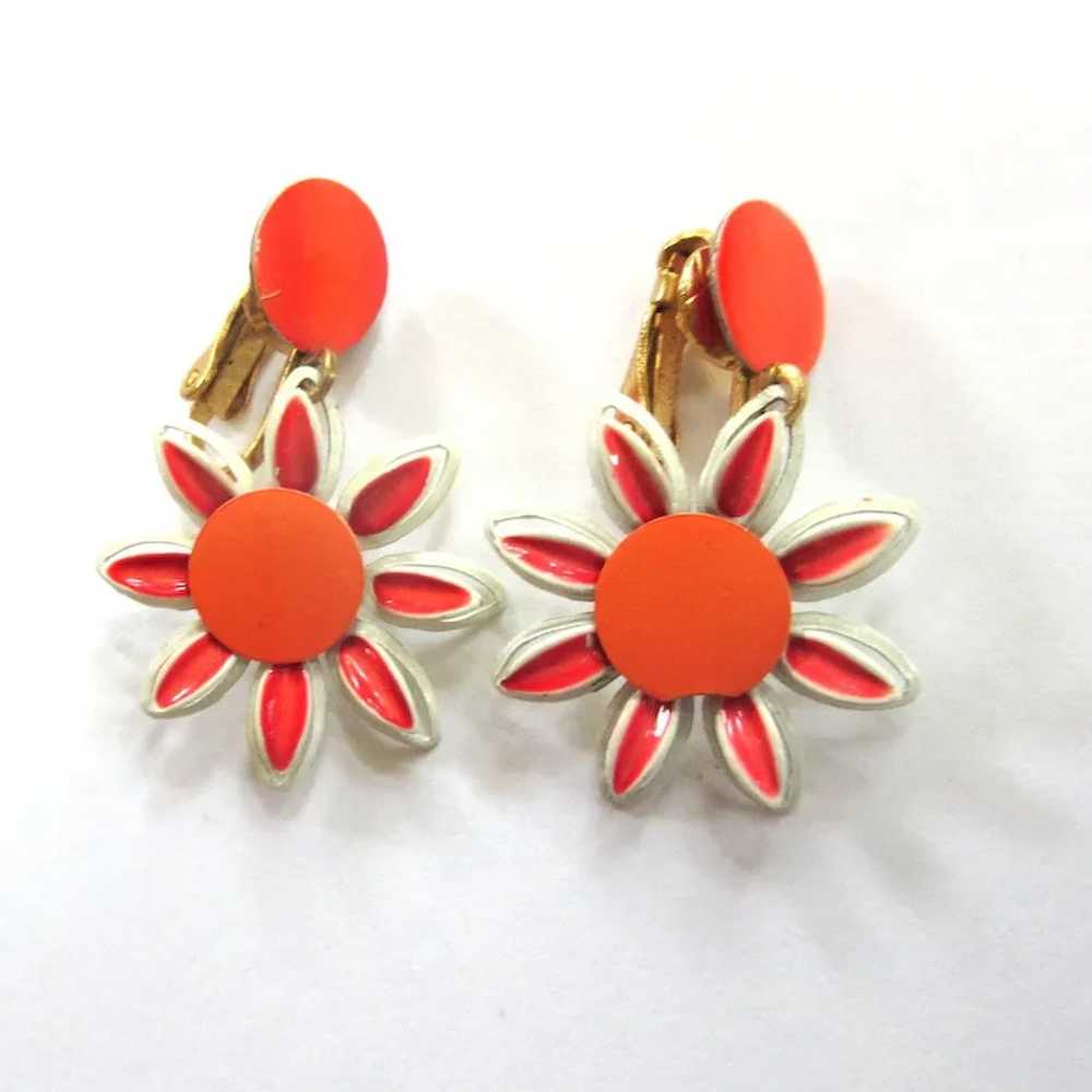 Vintage Earrings, 60's Flower Power, Orange Daisi… - image 2