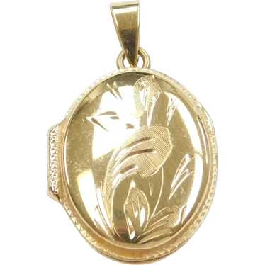 14k Gold Oval Etched Locket Pendant - image 1