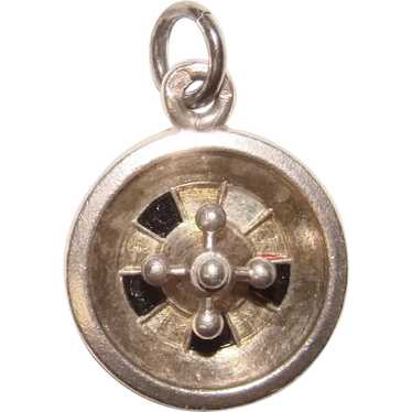 Louis Vuitton - 18K Roulette Game Wheel Charm Pendant French Modern Yellow Gold