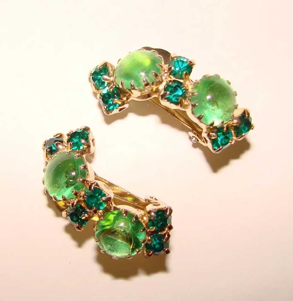 Gorgeous GREEN GLASS & Rhinestone Vintage Clip Ea… - image 2