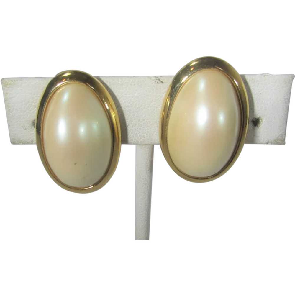 Signed Gold Tone Framed Faux Mabe Pearl Clip On E… - image 1