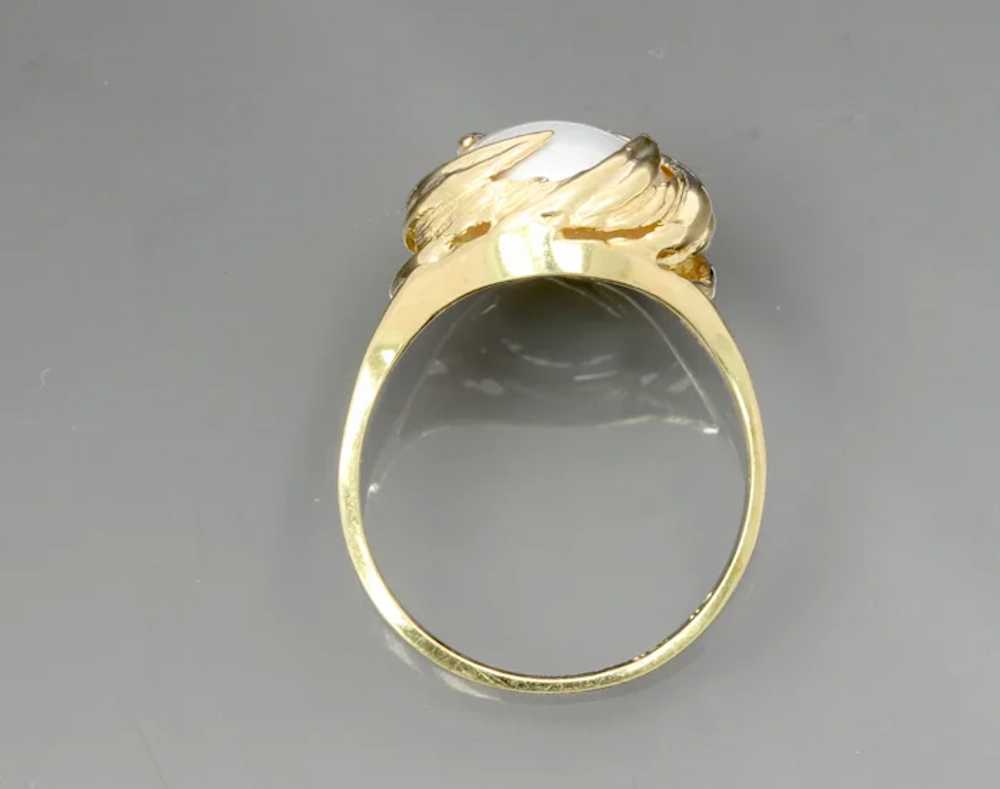 Vintage Ladies Mabe Pearl 10K Yellow Gold Ring - image 5