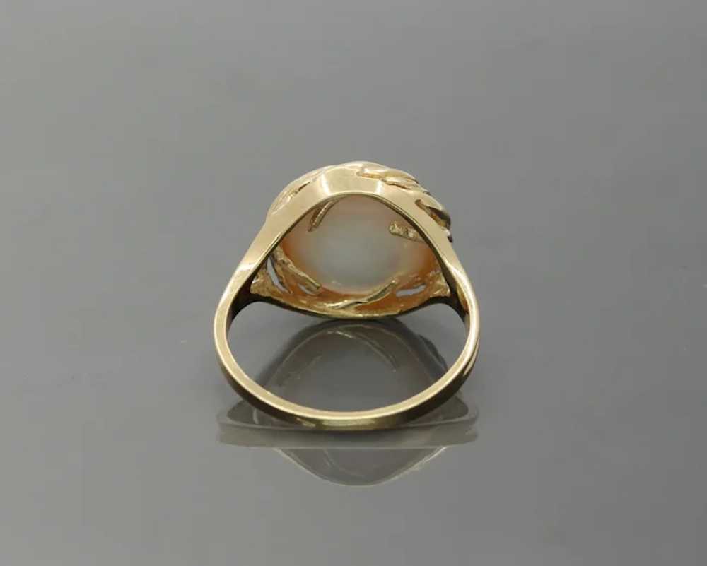 Vintage Ladies Mabe Pearl 10K Yellow Gold Ring - image 6