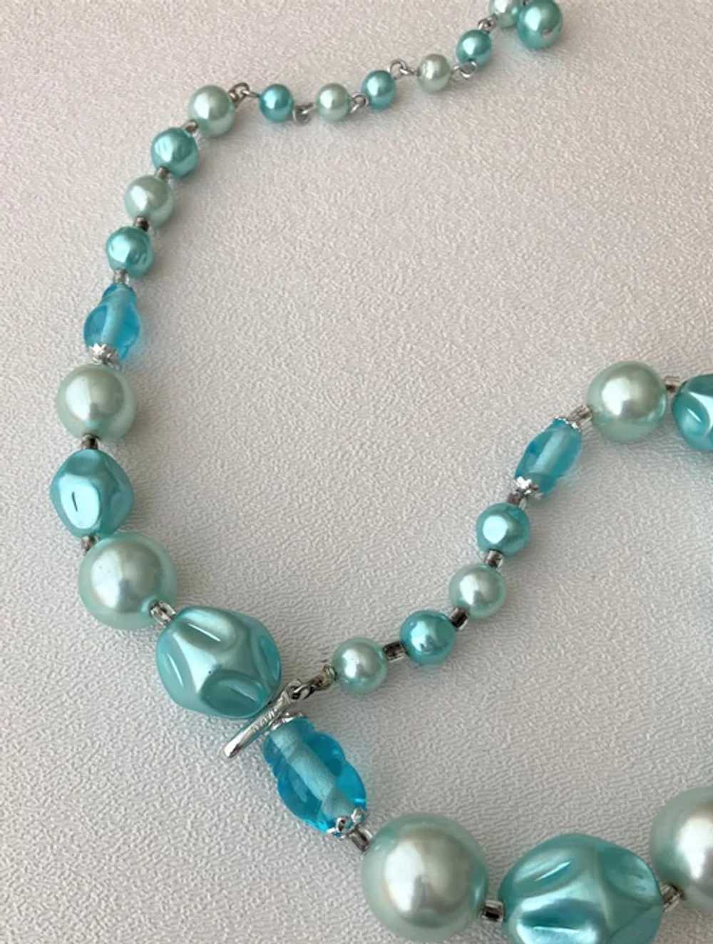 JAPAN Aqua Blue Faux Pearls and Beads Necklace - image 5