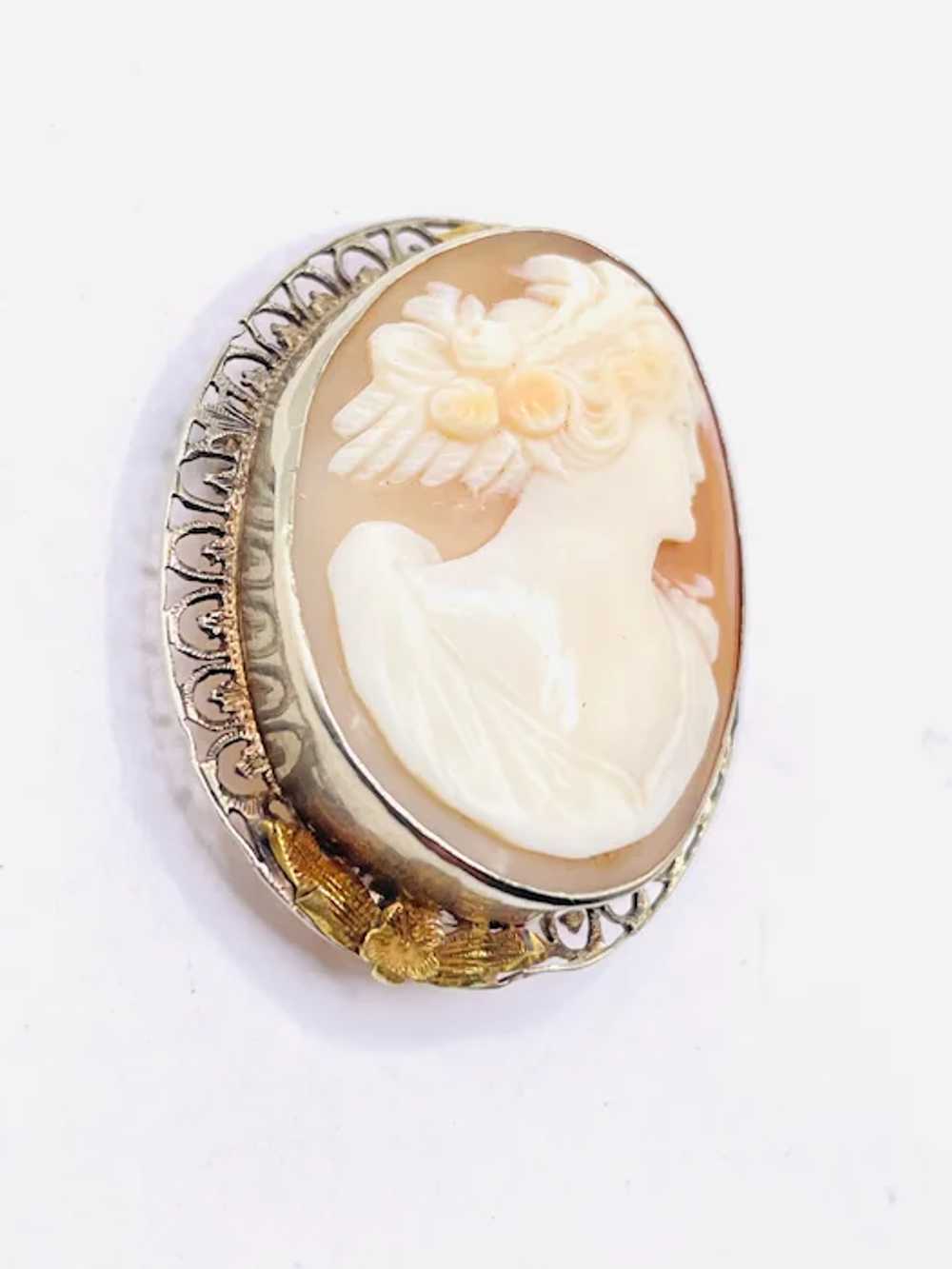 14k Gold Edwardian Carved Shell Cameo Brooch - image 3