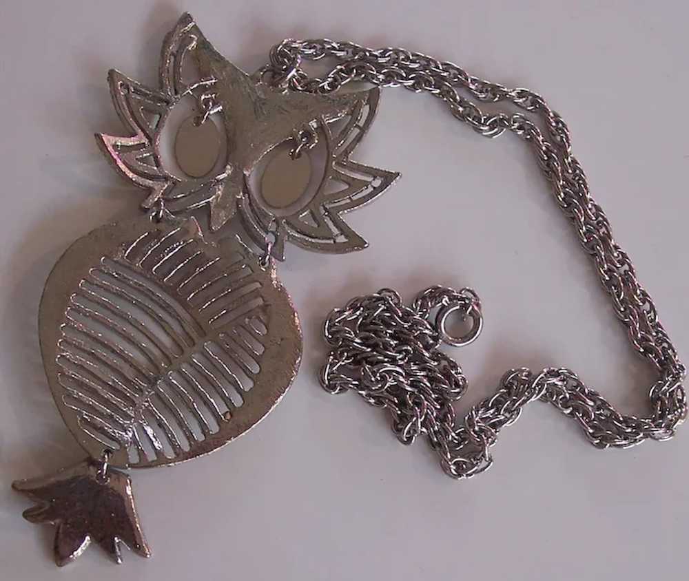 BIG Silver Tone Owl Pendant Necklace 70's Articul… - image 3