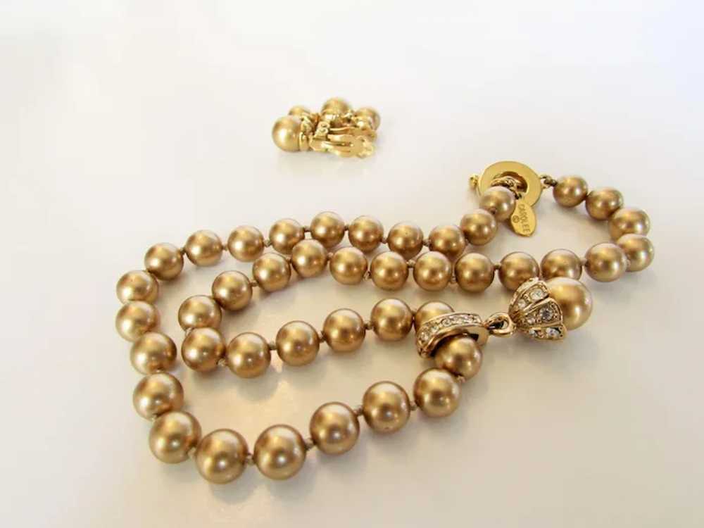 Vintage Carolee Faux Golden Pearl Necklace and Ma… - image 8