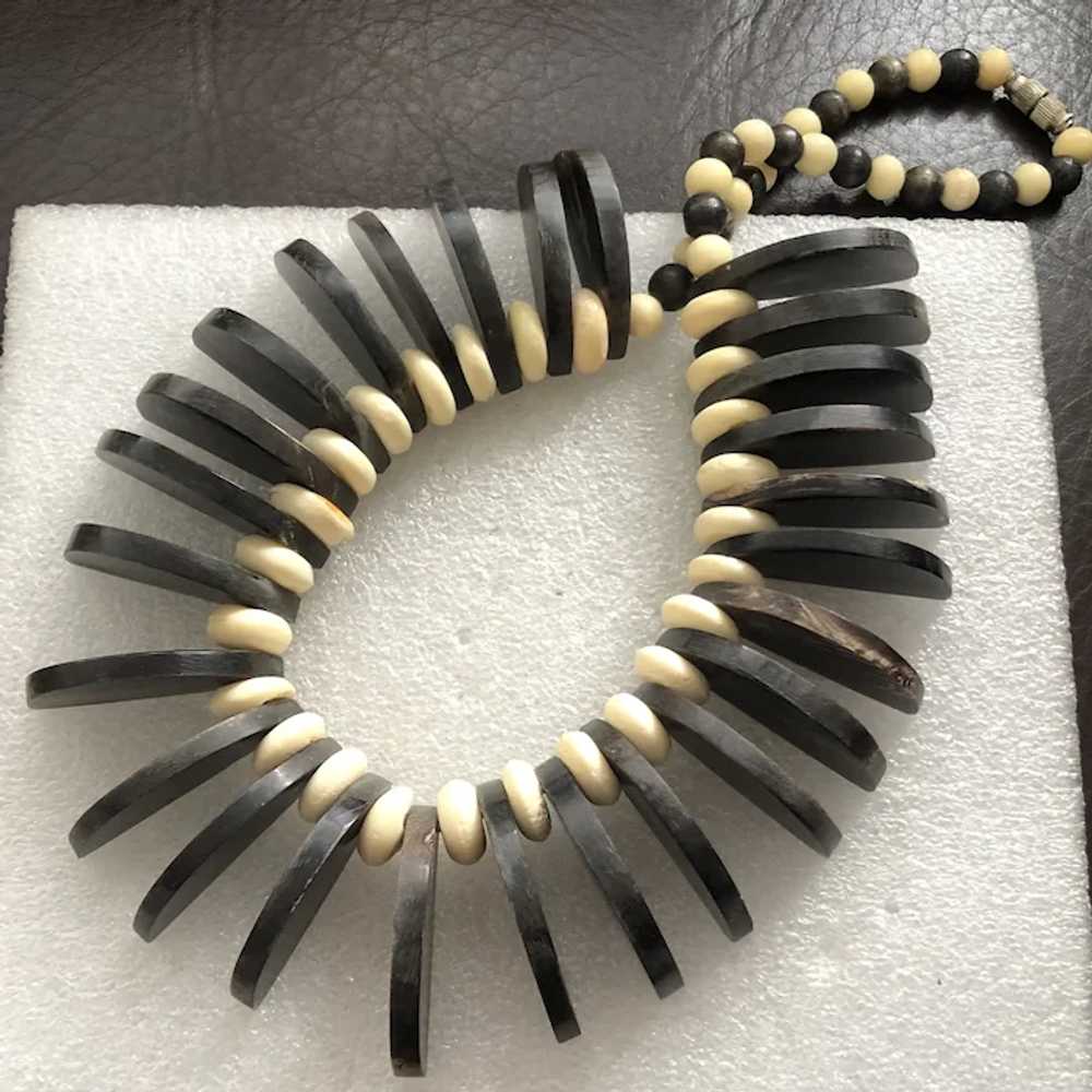 Vintage Hand Carved Natural Horn and Bone Beaded … - image 3