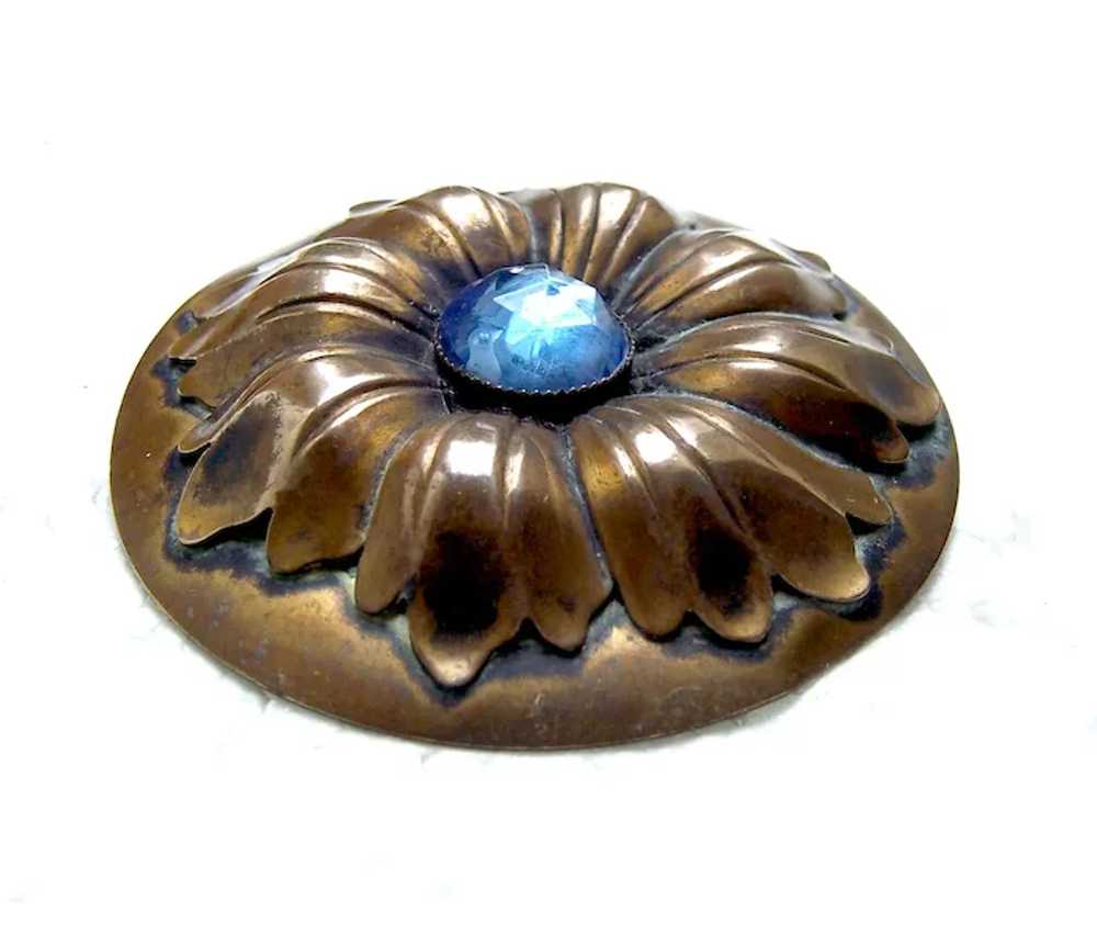 Art Nouveau brooch moulded brass flower shape - image 4