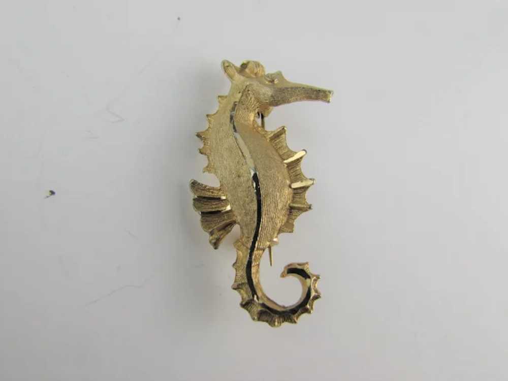 Gold Tone Seahorse Pin - image 8