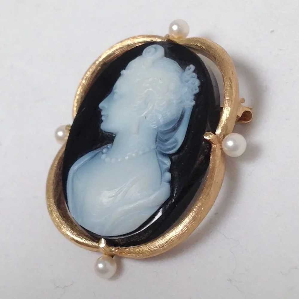 Hardstone Cameo 14k Gold And Pearl Brooch - image 4