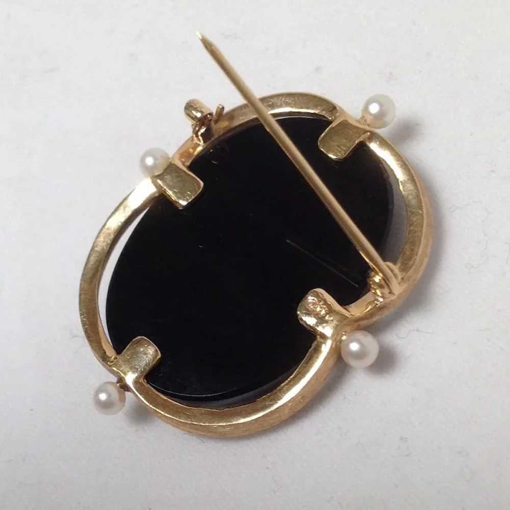 Hardstone Cameo 14k Gold And Pearl Brooch - image 7
