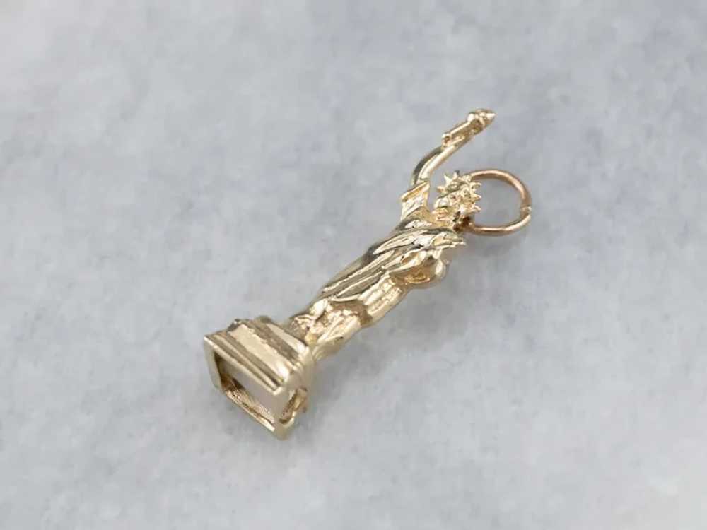Vintage 14K Gold Statue of Liberty Charm - image 2