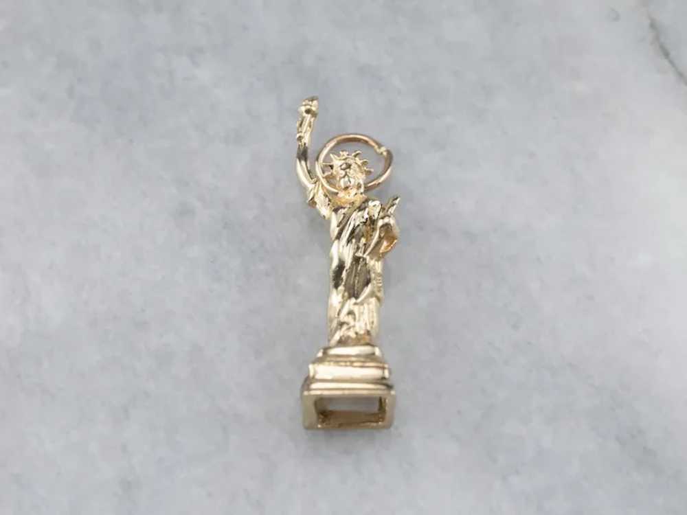 Vintage 14K Gold Statue of Liberty Charm - image 3
