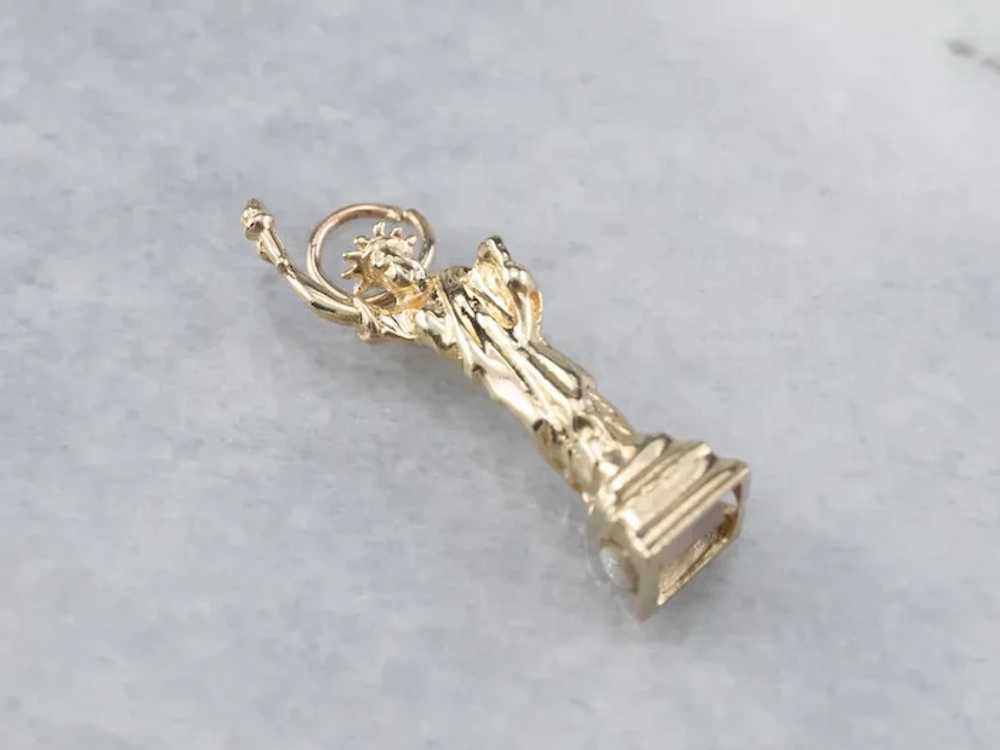 Vintage 14K Gold Statue of Liberty Charm - image 4