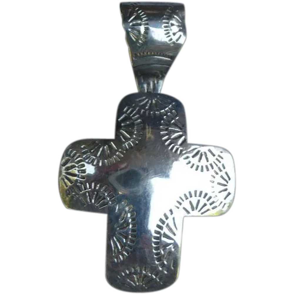 Vintage Engraved Silver Cross Pendant - image 1