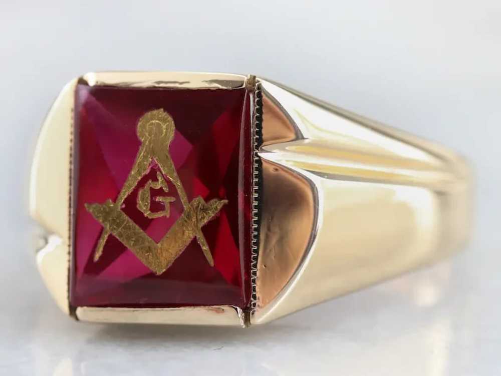 Retro Men's Ruby Red Glass Masonic Ring - image 3