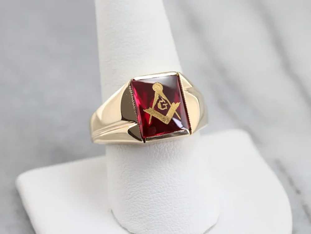 Retro Men's Ruby Red Glass Masonic Ring - image 7