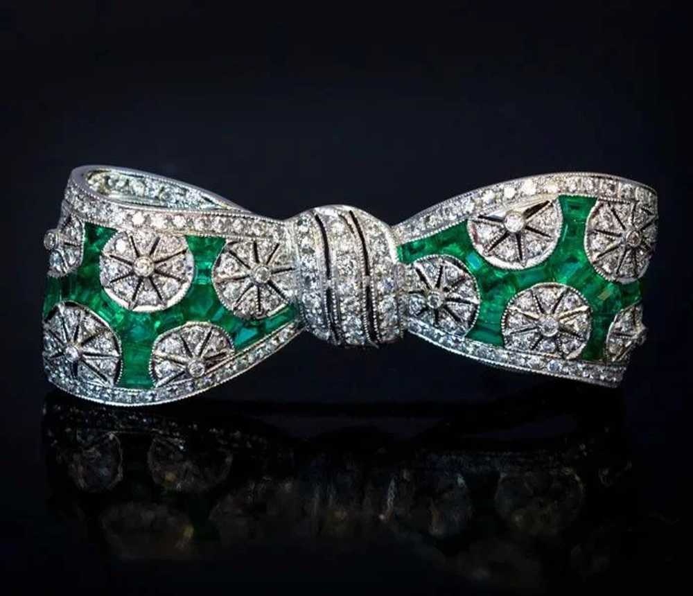 Vintage Art Deco Diamond Emerald Platinum Bow Bro… - image 3