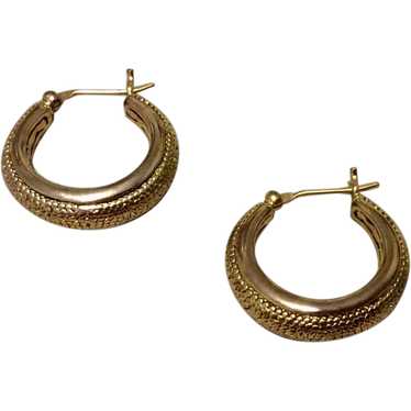 Vintage Textured Gold Tone Metal Hoop Earrings - image 1