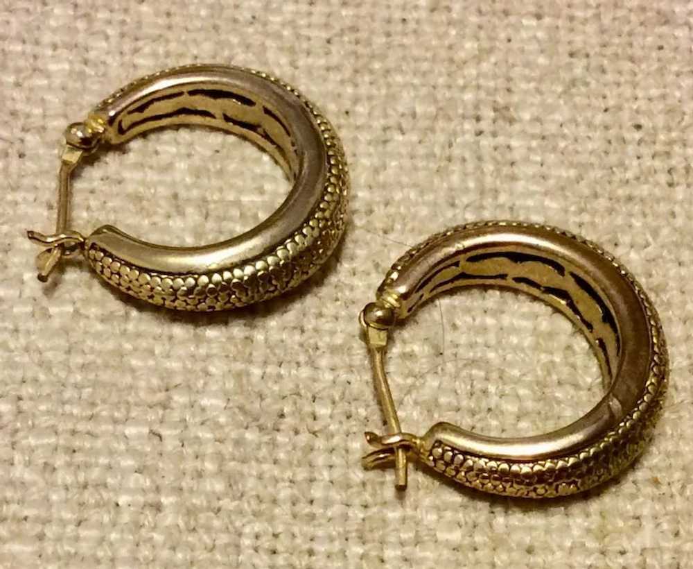 Vintage Textured Gold Tone Metal Hoop Earrings - image 3