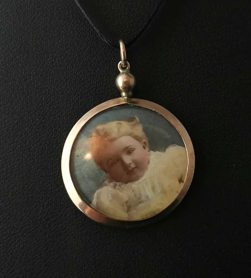 Antique Edwardian portrait pendant locket, 9k gold - image 5