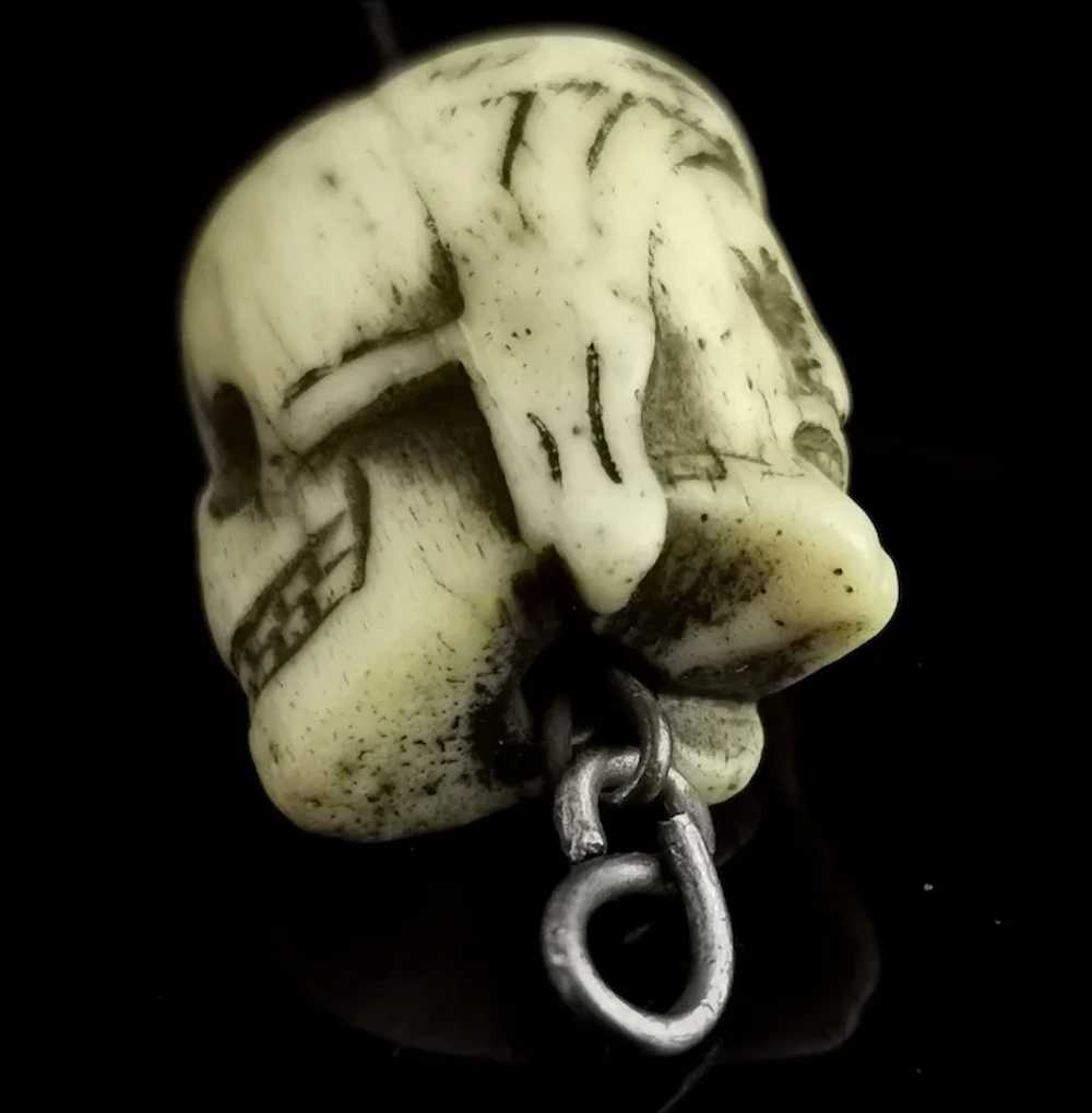 Rare Georgian Memento Mori pendant, Skull and Jes… - image 5