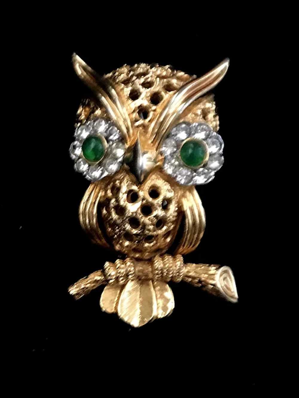 Jomaz Cute Peek-a-Boo Owl Brooch with Faux Emeral… - image 2