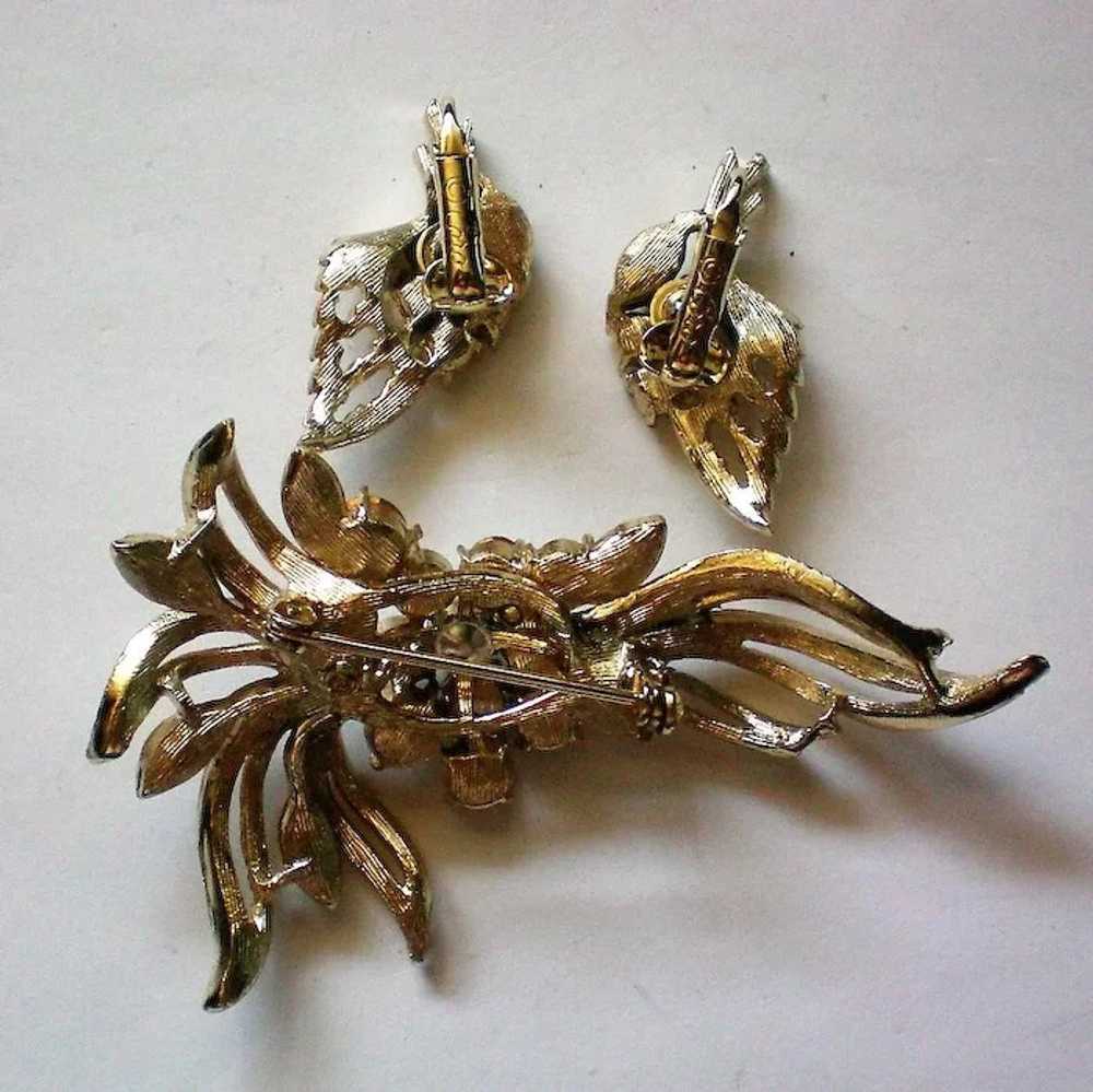 1940’s Coro Floral Brooch with Clip Earrings - image 2