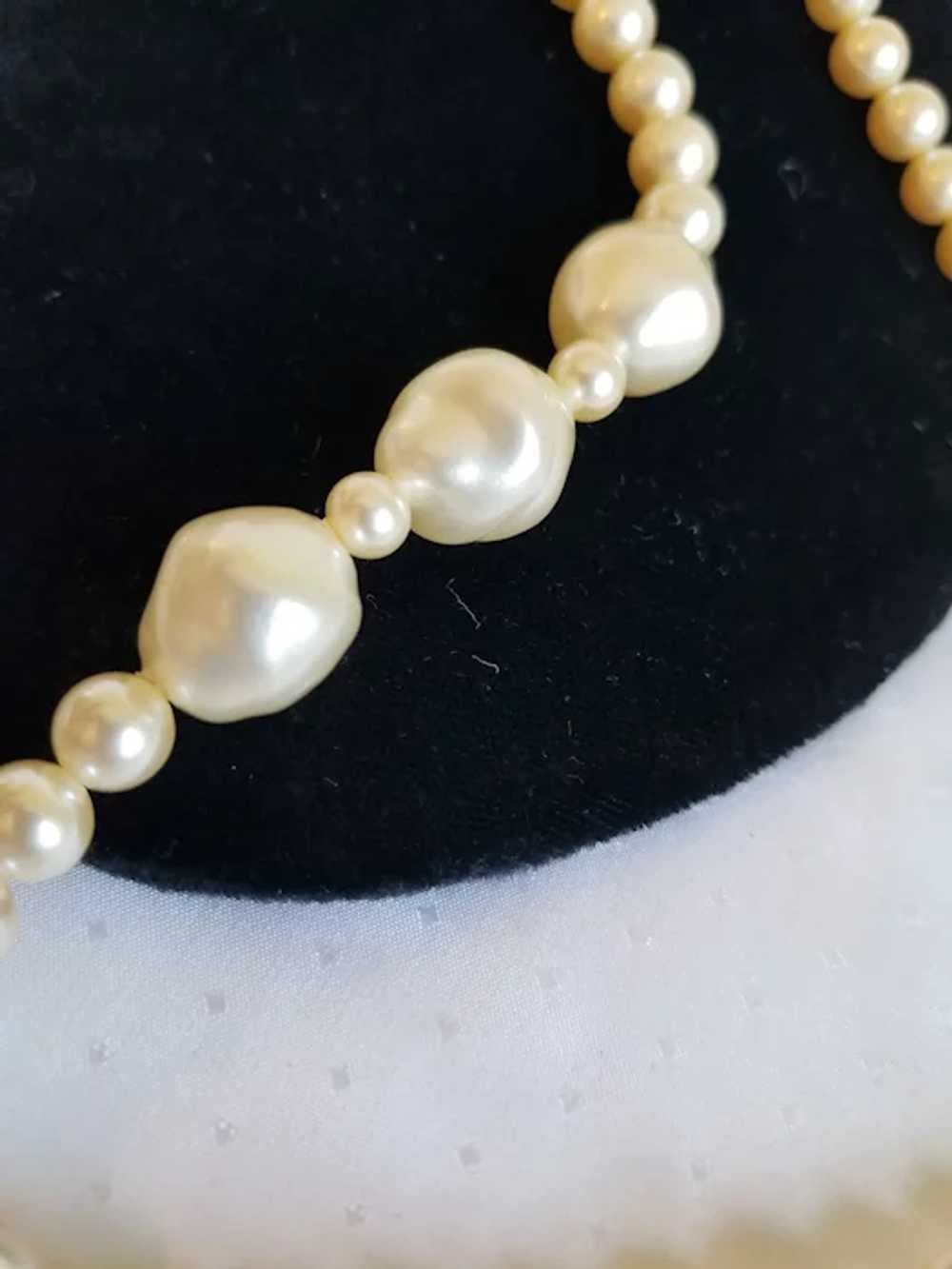 Vintage Faux Pearl Baroque Accent Necklace - image 2