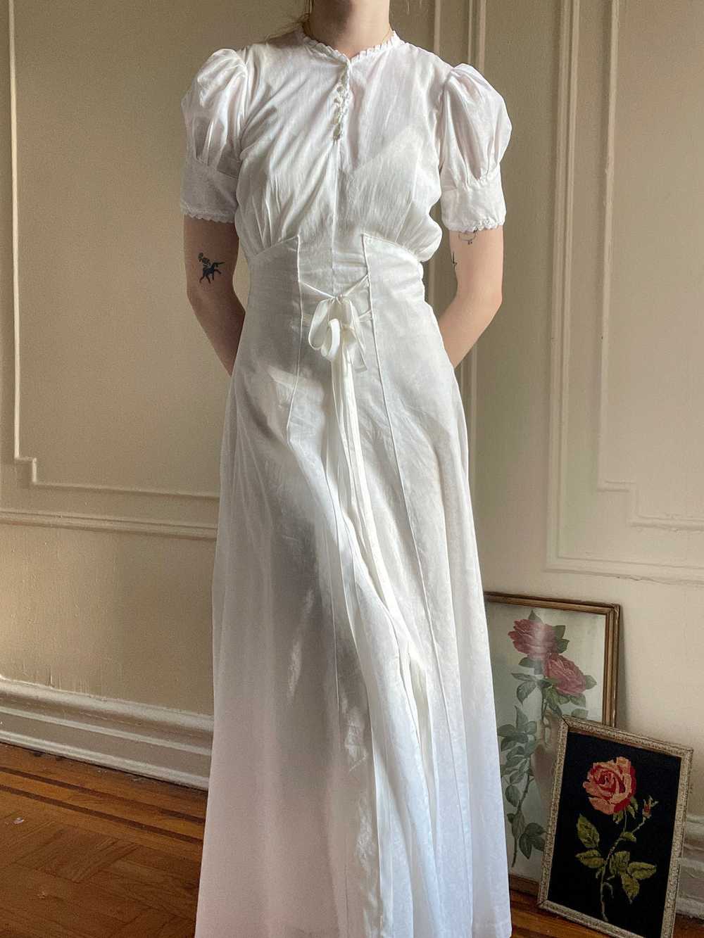 1930s Puff Sleeve Floral White Cotton Wedding Bri… - image 7