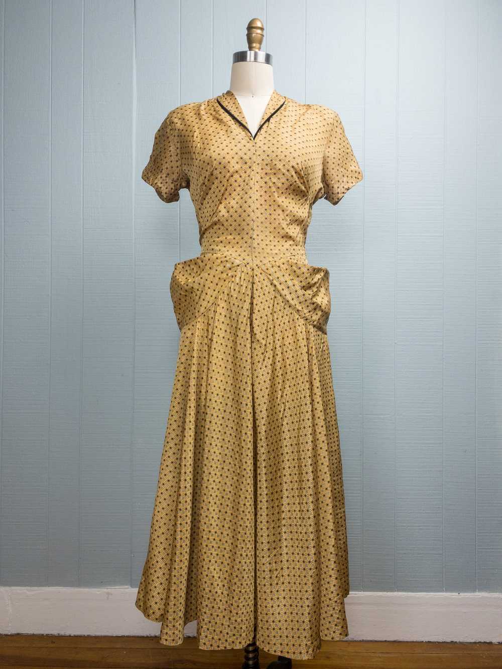 40s 50s Golden Sun Gown | M/L - image 1