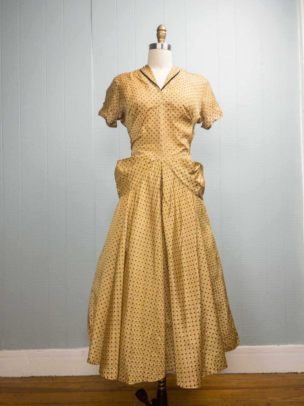 40s 50s Golden Sun Gown | M/L - image 3