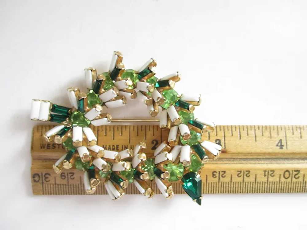 Unsigned Designer Green White Rhinestone Brooch - image 10