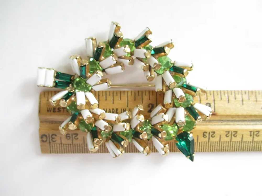 Unsigned Designer Green White Rhinestone Brooch - image 11