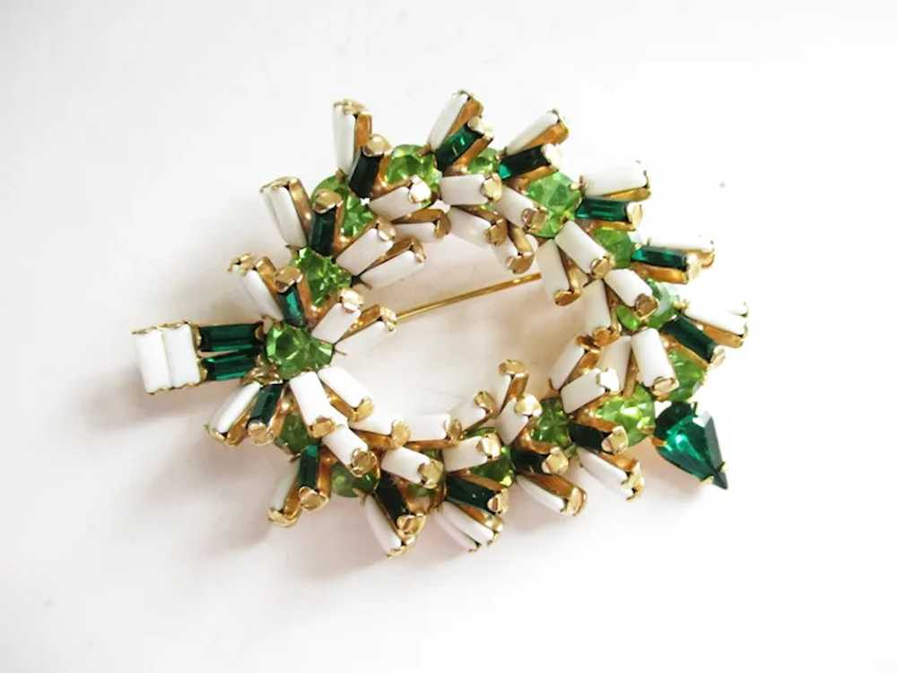 Unsigned Designer Green White Rhinestone Brooch - image 12