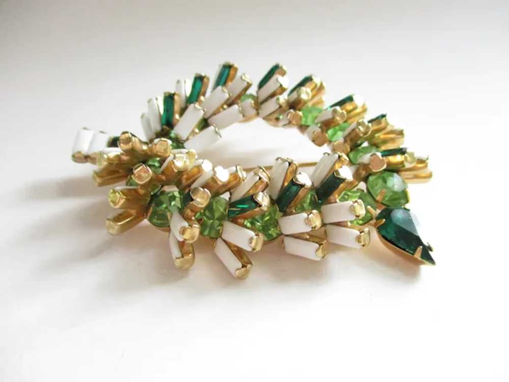 Unsigned Designer Green White Rhinestone Brooch - image 6