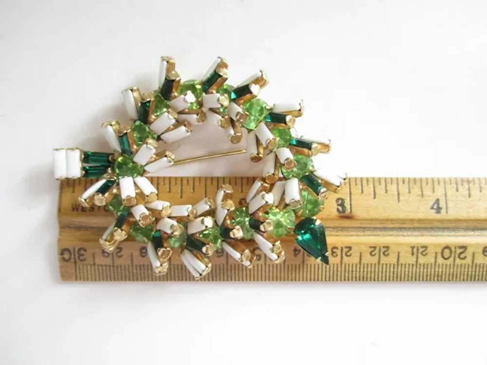 Unsigned Designer Green White Rhinestone Brooch - image 9