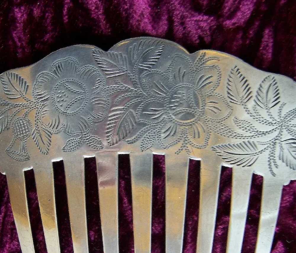 Early American brite cut engraved silver hair com… - image 2