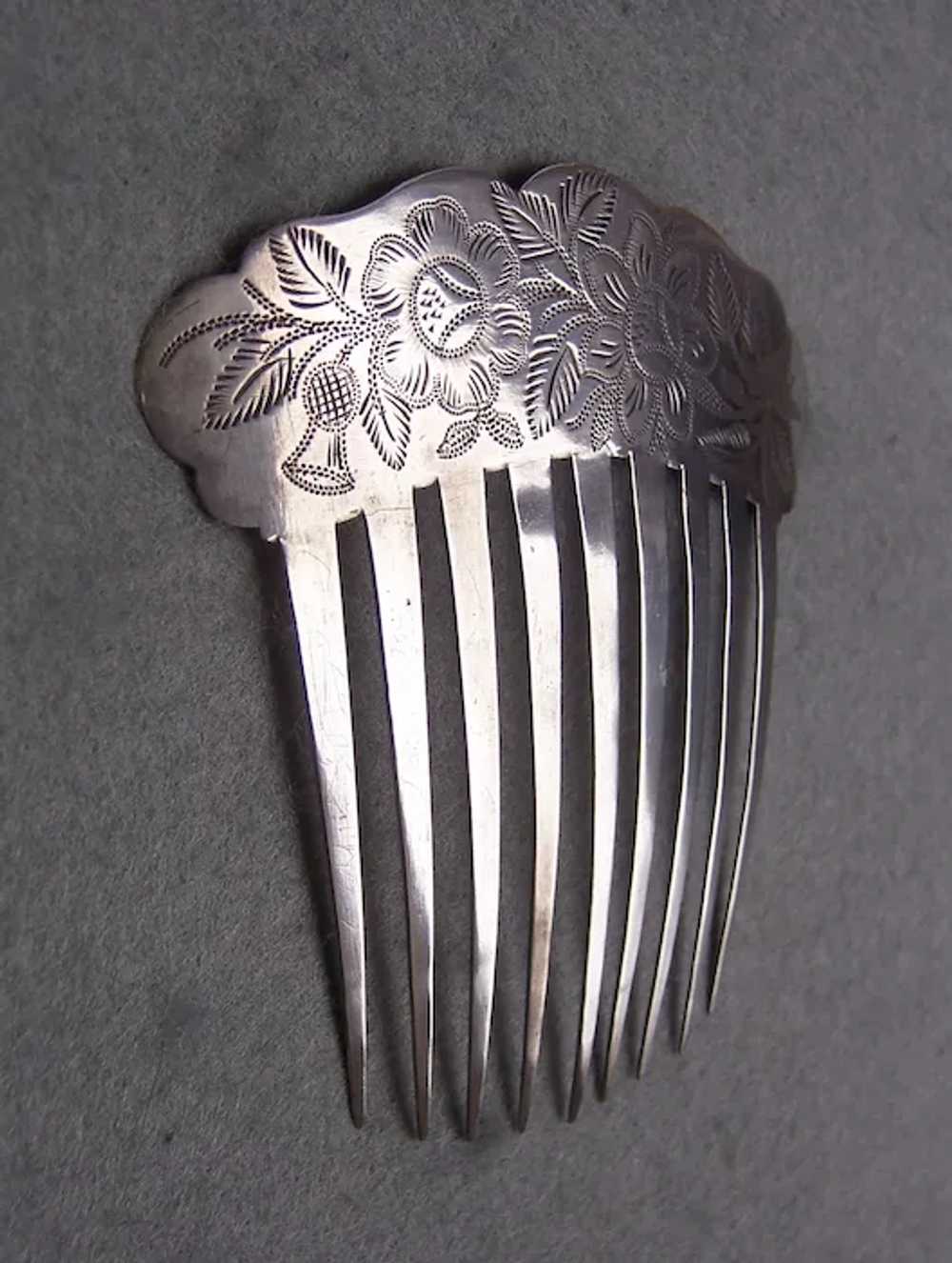 Early American brite cut engraved silver hair com… - image 9