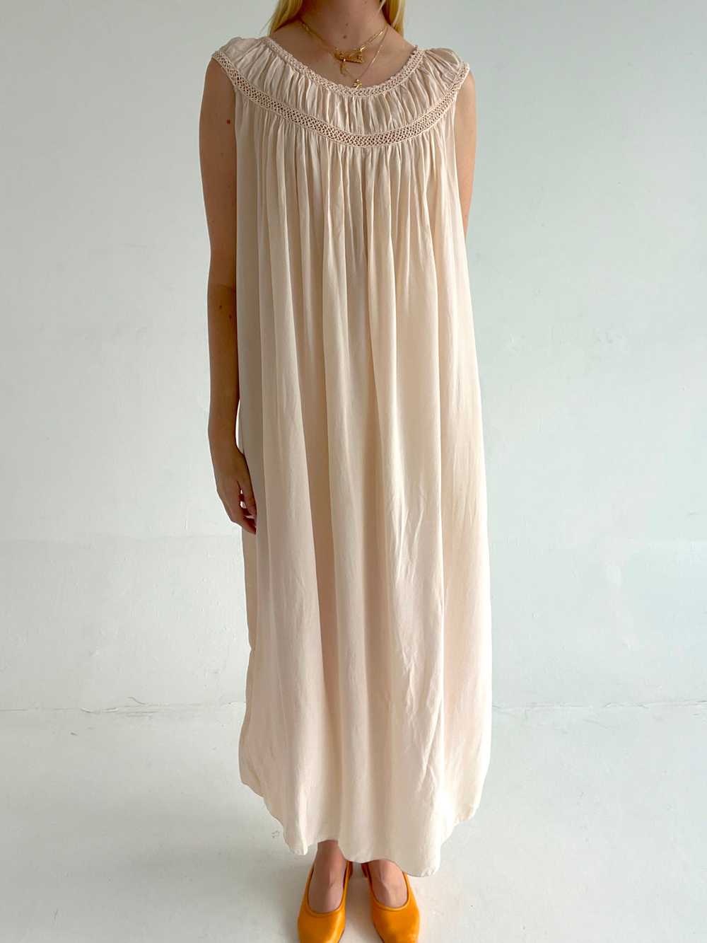 1930's Pale Peach Silk Dress - image 2